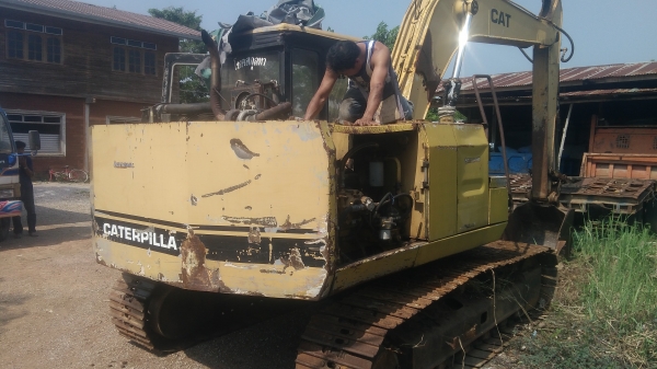 รถขุดแบ็คโฮCAT E120B