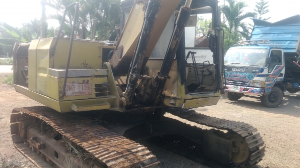 รถขุดแบ็คโฮCAT E120B