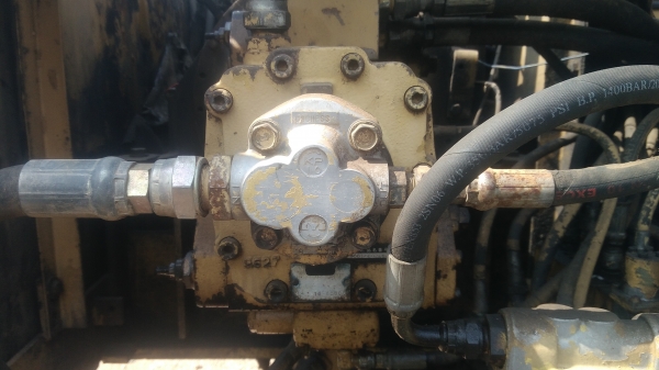 รถขุดแบ็คโฮCAT E120B