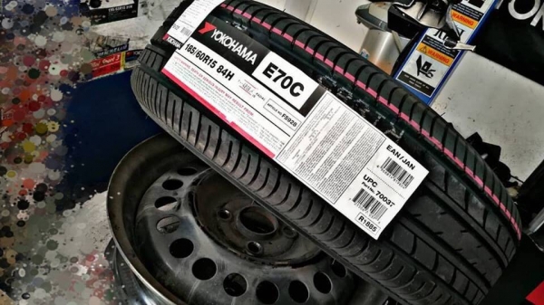 ขายยางใหม่ YOKOHAMA E70C 185-60-15 ปี19 - ราคาชุดละ 7,900 บาท