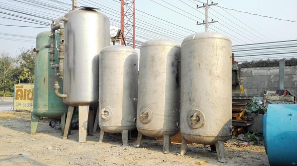 ถังพักน้ำแบบสเตนเลส เกรดดีอย่างหนา เข้ามา 3 ใบ สภาพสวยพร้อมใช้ ขนาด 500 L (มี 3 ใบ)