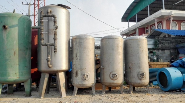ถังพักน้ำแบบสเตนเลส เกรดดีอย่างหนา เข้ามา 3 ใบ สภาพสวยพร้อมใช้ ขนาด 500 L (มี 3 ใบ) ถังพักน้ำแบบสเตนเลส เกรดดีอย่างหนา เข้ามา 3 ใบ สภาพสวยพร้อมใช้ ขนาด 500 L (มี 3 ใบ)