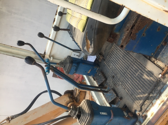 KOMATSU PC 20-6 เครื่องดีแรงดีมากครับ บอดี้หัวเก๋งสวยๆพร้อมใช้งานได้เลย ทำงานได้เร็วไม่โหลด ช่วงล่างเอวแน่น ฉีกเลี้ยวได้ดีครับ เอกสารซื้อขาย ราคาต่อรองได้ครับ