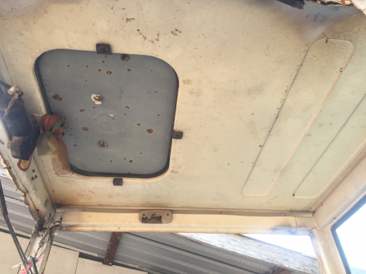 KOMATSU PC 20-6 เครื่องดีแรงดีมากครับ บอดี้หัวเก๋งสวยๆพร้อมใช้งานได้เลย ทำงานได้เร็วไม่โหลด ช่วงล่างเอวแน่น ฉีกเลี้ยวได้ดีครับ เอกสารซื้อขาย ราคาต่อรองได้ครับ