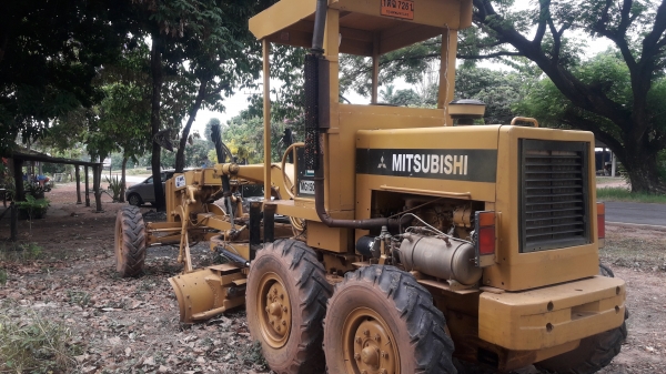 ขายรถเกรด ขนาดกลางๆสภาพพร้อมไช้ ขายรถเกรด ขนาดกลางๆสภาพพร้อมไช้