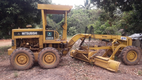 ขายรถเกรด ขนาดกลางๆสภาพพร้อมไช้ ขายรถเกรด ขนาดกลางๆสภาพพร้อมไช้