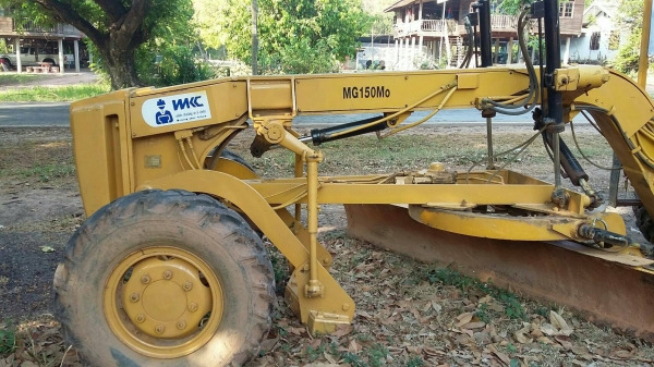 ขายรถเกรด ขนาดกลางๆสภาพพร้อมไช้ ขายรถเกรด ขนาดกลางๆสภาพพร้อมไช้