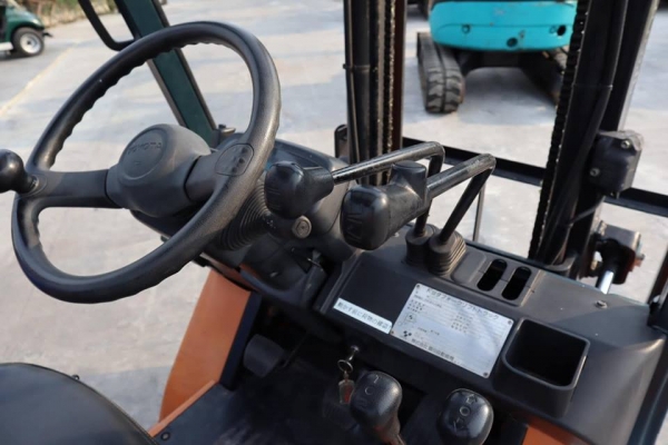 ขายถูกมาก TOYOTA 7FG 1.8ตัน เดิมจากญี่ปุ่น ไม่เคยใช้งานในไทย สวยแห้งเดิม ขายถูกมาก TOYOTA 7FG 1.8ตัน เดิมจากญี่ปุ่น ไม่เคยใช้งานในไทย สวยแห้งเดิม