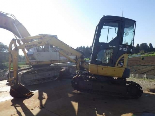 มาใหม่จ้า KOMATSU PC35MR-2 เก่านอกแท้  เดิมๆๆ เครื่องปั๊มดี  สภาพสวย ใช้งานมาน้อย โทร 089-3818694 จ๊อย