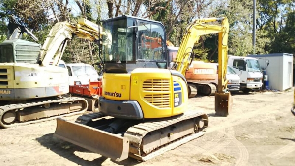 มาใหม่ๆ เอี่ยมๆ กริ๊บๆ KOMATSU PC 50MR-2 นำเข้าจากญี่ปุ่นโดยตรง ชั่วโมงทำงานน้อย พร้อมตู้เก๋งสวยๆ โทร.090-986-2521 อ๊อบ