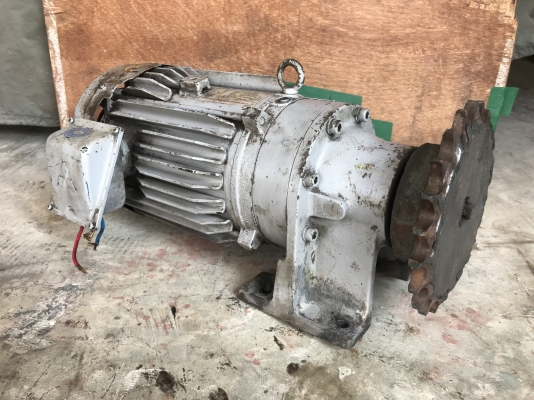 ขายมอเตอร์เกียร์ Cycro drive Sumitomo 3HP. 380V อัตราทด 1:21 เพลาออกประมาณ 69รอบต่อนาที สภาพสวยเดิมๆ หมุนนิ่ม รุ่นเพลาใหญ่ทนงานหนัก พร้อมใช้งาน ขายมอเตอร์เกียร์ Cycro drive Sumitomo 3HP. 380V อัตราทด 1:21 เพลาออกประมาณ 69รอบต่อนาที สภาพสวยเดิมๆ หมุนนิ่ม รุ่นเพลาใหญ่ทนงานหนัก พร้อมใช้งาน