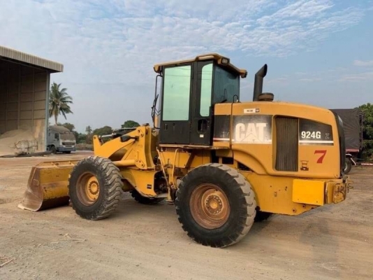 ขาย 695,000 รถตักล้อยาง CATTERPILAR 924Gz  เครื่องดี เกียร์แรง ระบบไฮโดรลิกพร้อมใช้ เอกสารชื้อขาย  รถอยู่  นครปฐม โทร 0610710295  สนใจ รายการสินค้า อื่นๆ ที่ เว็ปไชค์ Truck2Hand https://www.truck2hand.com/index.php?actions=content/search&amp;member_id=136