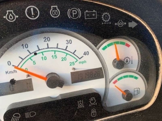 ขาย 695,000 รถตักล้อยาง CATTERPILAR 924Gz  เครื่องดี เกียร์แรง ระบบไฮโดรลิกพร้อมใช้ เอกสารชื้อขาย  รถอยู่  นครปฐม โทร 0610710295  สนใจ รายการสินค้า อื่นๆ ที่ เว็ปไชค์ Truck2Hand https://www.truck2hand.com/index.php?actions=content/search&amp;member_id=136