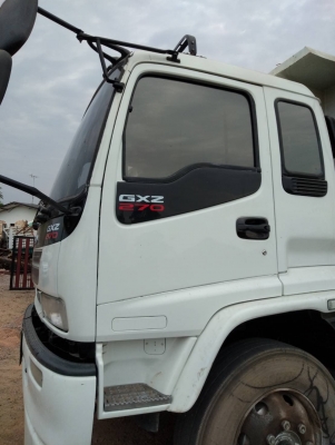 ขายหัวรถอีซุเด้กก้า สวย อุปกรณ์ครบ ราคา 135000 บาท สนใจติดต่อคุณเอ 087-049-9962