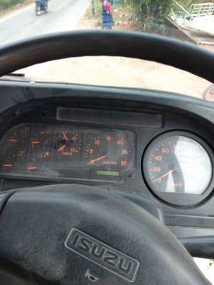 ขายหัวรถอีซุเด้กก้า สวย อุปกรณ์ครบ ราคา 135000 บาท สนใจติดต่อคุณเอ 087-049-9962