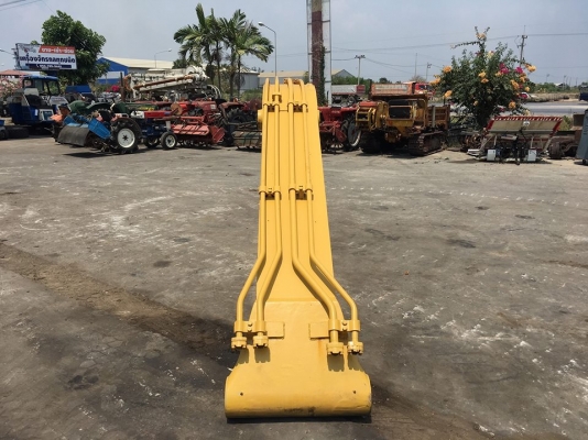 บูมรถขุด ยี่ห้อ KOMATSU ตรงรุ่น PC200-5 - สวยเดิม จากญี่ปุ่น - ไม่ผุ รูสลักสวย ท่อแป๊ปครบ บูมรถขุด ยี่ห้อ KOMATSU ตรงรุ่น PC200-5 - สวยเดิม จากญี่ปุ่น - ไม่ผุ รูสลักสวย ท่อแป๊ปครบ