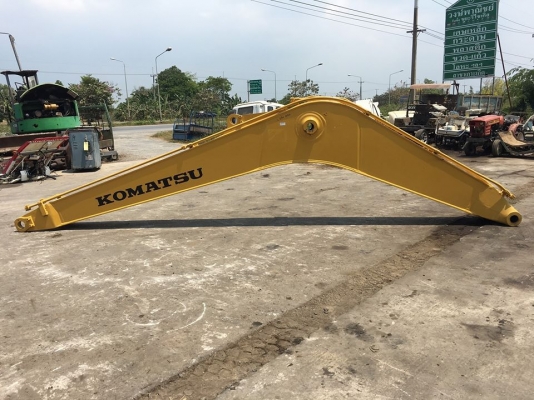บูมรถขุด ยี่ห้อ KOMATSU ตรงรุ่น PC200-5 - สวยเดิม จากญี่ปุ่น - ไม่ผุ รูสลักสวย ท่อแป๊ปครบ บูมรถขุด ยี่ห้อ KOMATSU ตรงรุ่น PC200-5 - สวยเดิม จากญี่ปุ่น - ไม่ผุ รูสลักสวย ท่อแป๊ปครบ