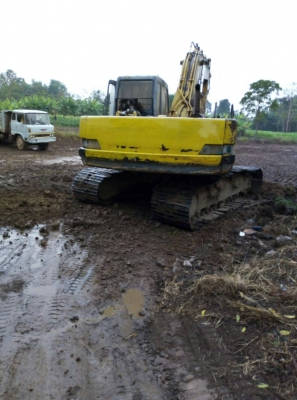 ขายรถแบคโฮ KOBELCO SK200-/// ราคา 500000