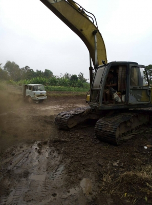 ขายรถแบคโฮ KOBELCO SK200-/// ราคา 500000