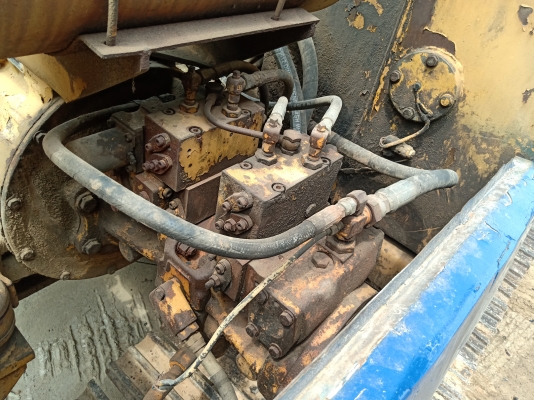 ขายแบคโฮ โคมัสสุ PC 100-3 ขายแบคโฮ โคมัสสุ PC 100-3