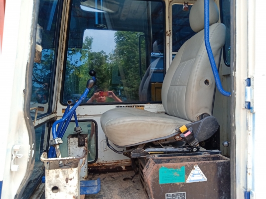 ขายแบคโฮ โคมัสสุ PC 100-3 ขายแบคโฮ โคมัสสุ PC 100-3