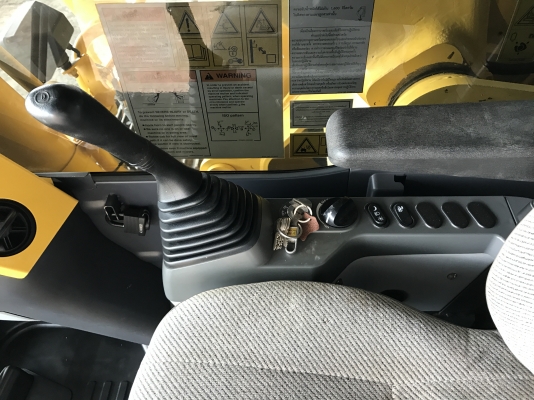 ขาย KOMATSU PC200-8MO เดิมๆ พร้อมใช้งาน 4000ชั่วโมง(PM7000ชม) สนใจติดต่อโดยตรง 081-4283210 ขาย KOMATSU PC200-8MO เดิมๆ พร้อมใช้งาน 4000ชั่วโมง(PM7000ชม) สนใจติดต่อโดยตรง 081-4283210