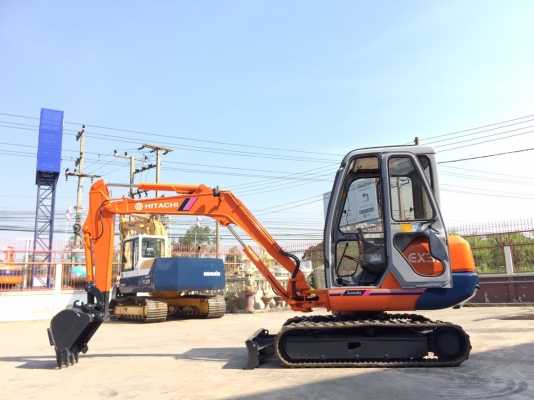 รถขุด Hitachi EX35-2 มือสอง นำเข้าจากญี่ปุ่น มีหัวเก๋ง ทำสีใหม่