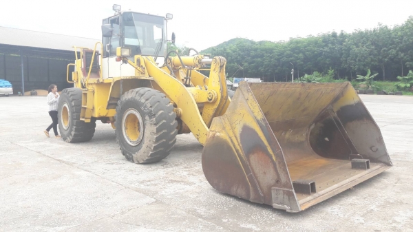 รถตัก TCM รุ่น L34 พร้อมใช้งาน แถมใบดันลานขนาดใหญ่ให้1ใบ