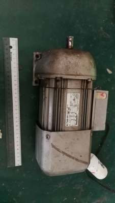 ลูกละ 1,500 บ.ส่งถึงบ้านฟรี โทร 083-2000058 LINE ID:line832923 มอเตอร์เกียร์ยี่ห้อ MITSUBISHI ขนาดกำ