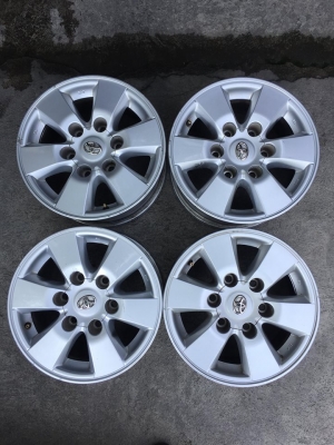 ล้อโตโยต้าขอบ15 มีลอยตามการใช้งาน ชุด4วง4000บ.โทร0879050181.ส่งได้ทั่วไทย