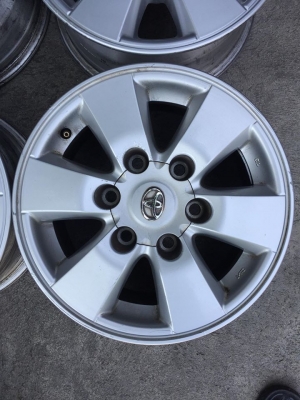 ล้อโตโยต้าขอบ15 มีลอยตามการใช้งาน ชุด4วง4000บ.โทร0879050181.ส่งได้ทั่วไทย