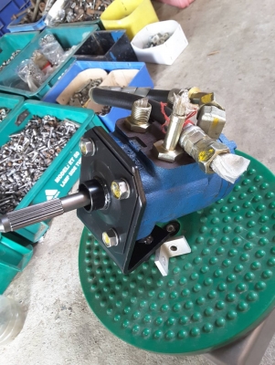 ชุดไฮดรอลิกบังคับเลี้ยวของรถโฟล์คลิฟท์มือสอง สภาพดี ใช้งานได้ดีปกติ ราคา 8900 บาทไม่รวมส่งค่ะ มีชุดเดียว