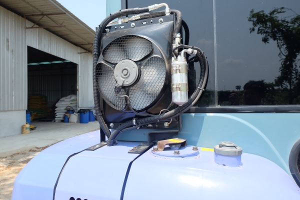 รถขุด hitachi ex35-2 เก่าญี่ปุ่น(ไม่เคยใช้ในไทย)มีเก๋งแอร์เย็น โทร 086-1602189