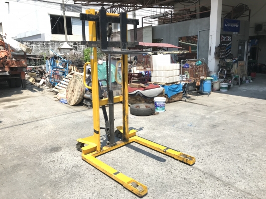 ขายแฮนลิฟท์มือโยก-เหยียบ รุ่นยกสูง 150cm. แบบ Stacker Liftmach 1ton. สภาพสวยมาก ใช้งานน้อย อุปกรณ์ครบ งาปรับความกว้างได้ ฐานล้อกว้าง โครงสร้างใหญ่แข็งแรง พร้อมใช้งาน ขายแฮนลิฟท์มือโยก-เหยียบ รุ่นยกสูง 150cm. แบบ Stacker Liftmach 1ton. สภาพสวยมาก ใช้งานน้อย อุปกรณ์ครบ งาปรับความกว้างได้ ฐานล้อกว้าง โครงสร้างใหญ่แข็งแรง พร้อมใช้งาน