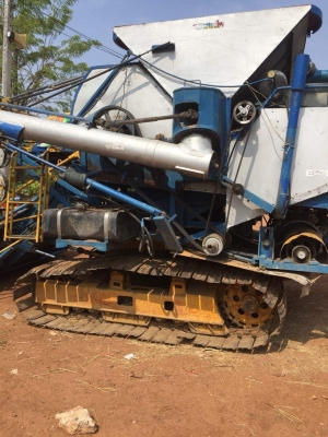 ขายรถเกี่ยวข้าว เกษตรพัฒนาปลดหนี้ ช่วงล่าง12 เครื่อง210 ปั๊ม22  สภาพทำงานปกติ