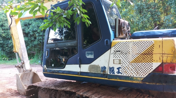 ขายรถแบคโฮ KOBELCO SK120-3 ขายรถแบคโฮ KOBELCO SK120-3