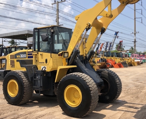ขายรถตักล้อยาง KOMATSU WA320-5 นำเข้าเองจากญี่ปุ่น สภาพสวยพร้อมใช้ มีVDOการทำงานครับ