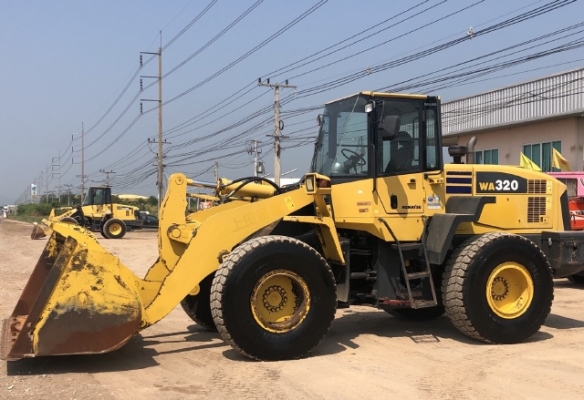 ขายรถตักล้อยาง KOMATSU WA320-5 นำเข้าเองจากญี่ปุ่น สภาพสวยพร้อมใช้ มีVDOการทำงานครับ