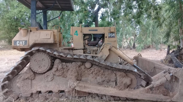 ขาย 850,000 รถแทร็กเตอร์ CAT D5H เครื่องดี เกียร์ดี รถสวยพร้อมใช้ เอกสารแจ้งจำหน่าย รถอยู่ ปทุมธานี 090-772-3710 090-772-3708
