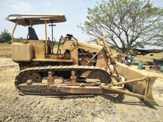 ขาย 350,000 รถแทร็กเตอร์ KOMATSU D50S-15  เครื่องดี เกียร์ดี รถสวยพร้อมใช้ เอกสารซื้อขาย รถอยู่ ปทุมธานี 090-772-3710 090-772-3708