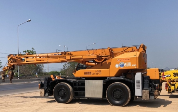 ขายรถเครน TADANO TR250M-6 (ขนาด 25 ตัน) ปี 2000 นำเข้าเองจากญี่ปุ่น สภาพสวยพร้อมใช้ มีVDOการทำงานครับ
