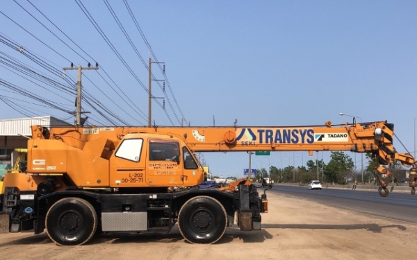 ขายรถเครน TADANO TR250M-6 (ขนาด 25 ตัน) ปี 2000 นำเข้าเองจากญี่ปุ่น สภาพสวยพร้อมใช้ มีVDOการทำงานครับ
