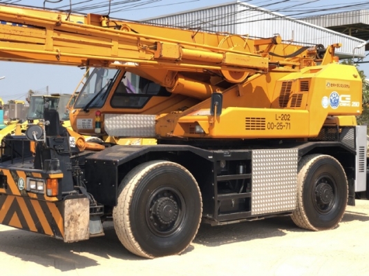 ขายรถเครน TADANO TR250M-6 (ขนาด 25 ตัน) ปี 2000 นำเข้าเองจากญี่ปุ่น สภาพสวยพร้อมใช้ มีVDOการทำงานครับ