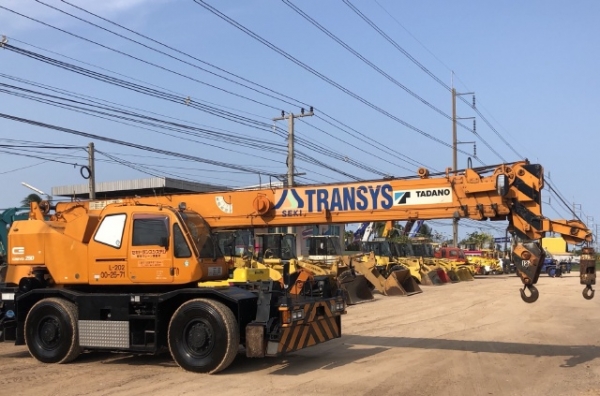 ขายรถเครน TADANO TR250M-6 (ขนาด 25 ตัน) ปี 2000 นำเข้าเองจากญี่ปุ่น สภาพสวยพร้อมใช้ มีVDOการทำงานครับ