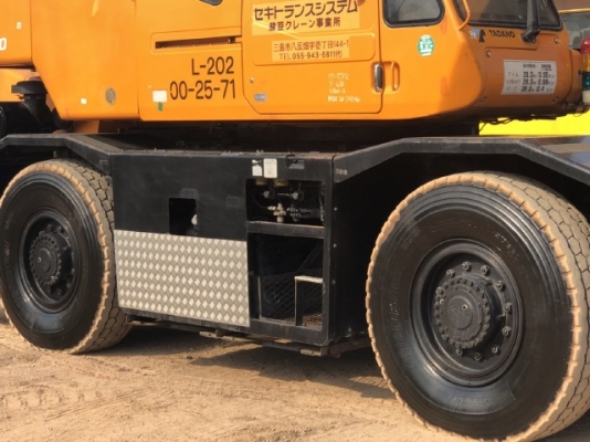 ขายรถเครน TADANO TR250M-6 (ขนาด 25 ตัน) ปี 2000 นำเข้าเองจากญี่ปุ่น สภาพสวยพร้อมใช้ มีVDOการทำงานครับ