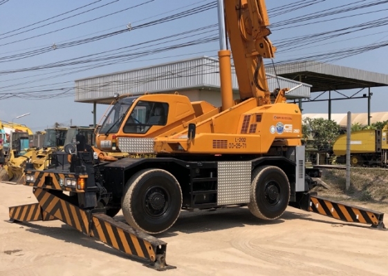 ขายรถเครน TADANO TR250M-6 (ขนาด 25 ตัน) ปี 2000 นำเข้าเองจากญี่ปุ่น สภาพสวยพร้อมใช้ มีVDOการทำงานครับ