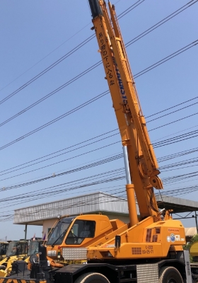 ขายรถเครน TADANO TR250M-6 (ขนาด 25 ตัน) ปี 2000 นำเข้าเองจากญี่ปุ่น สภาพสวยพร้อมใช้ มีVDOการทำงานครับ