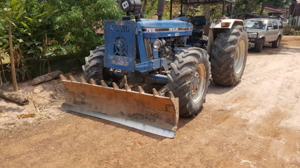 ขายรถไถ 7610 ขายรถไถ 7610