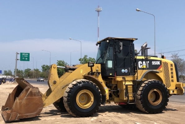 ขายรถตักล้อยาง CAT 950K ปี 2014 นำเข้าเองจากญี่ปุ่น สภาพสวยพร้อมใช้ มีVDOการทำงานครับ ขายรถตักล้อยาง CAT 950K ปี 2014 นำเข้าเองจากญี่ปุ่น สภาพสวยพร้อมใช้ มีVDOการทำงานครับ