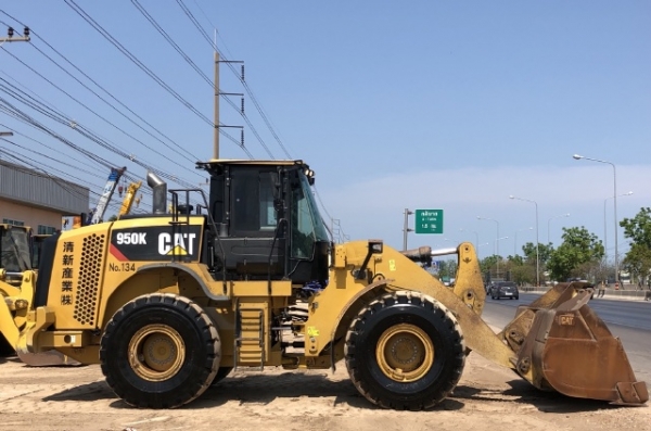 ขายรถตักล้อยาง CAT 950K ปี 2014 นำเข้าเองจากญี่ปุ่น สภาพสวยพร้อมใช้ มีVDOการทำงานครับ ขายรถตักล้อยาง CAT 950K ปี 2014 นำเข้าเองจากญี่ปุ่น สภาพสวยพร้อมใช้ มีVDOการทำงานครับ